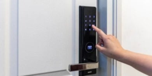 fingerprints locks for apartments